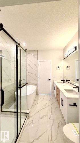 34 Astoria Place, Devon, AB - Indoor Photo Showing Bathroom