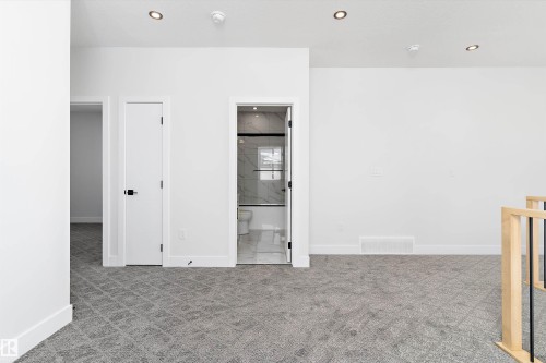 34 Astoria Place, Devon, AB - Indoor Photo Showing Other Room