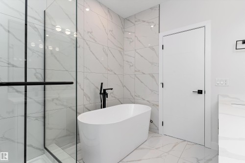 34 Astoria Place, Devon, AB - Indoor Photo Showing Bathroom