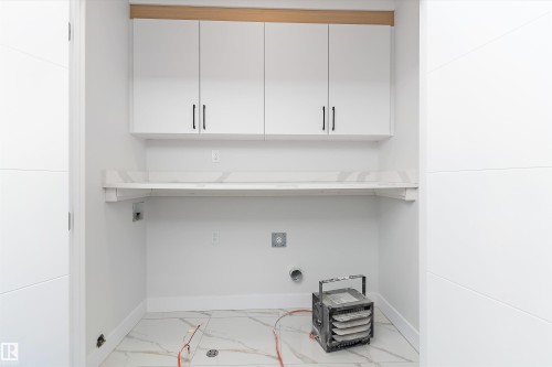 34 Astoria Place, Devon, AB - Indoor