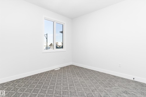 34 Astoria Place, Devon, AB - Indoor Photo Showing Other Room