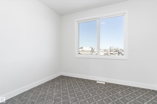 34 Astoria Place, Devon, AB - Indoor Photo Showing Other Room