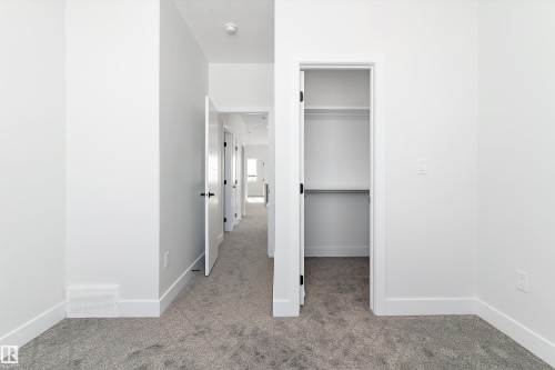 34 Astoria Place, Devon, AB - Indoor Photo Showing Other Room