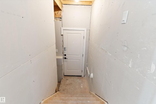 34 Astoria Place, Devon, AB - Indoor