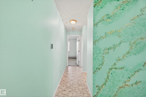 301 10511 42 Avenue, Edmonton, AB - Indoor