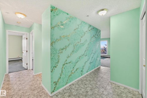 301 10511 42 Avenue, Edmonton, AB - Indoor