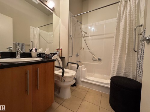 115 6608 28 Avenue, Edmonton, AB - Indoor Photo Showing Bathroom