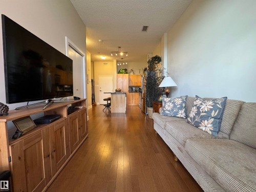 115 6608 28 Avenue, Edmonton, AB - Indoor Photo Showing Living Room