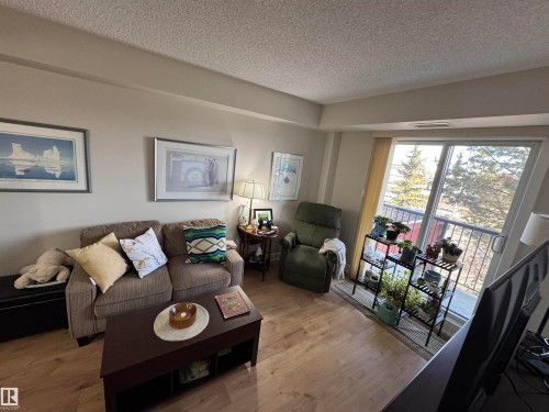 218 6608 28 Avenue, Edmonton, AB - Indoor Photo Showing Living Room