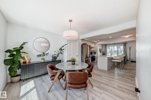 5043 Kinney Link, Edmonton, AB - Indoor Photo Showing Dining Room