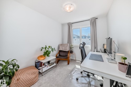 5043 Kinney Link, Edmonton, AB - Indoor Photo Showing Office