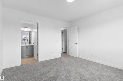 922 18 Avenue, Edmonton, AB - Indoor