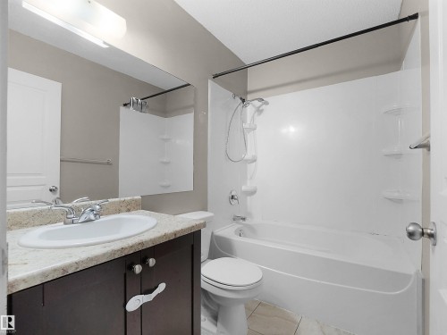 791 Abbottsfield Road, Edmonton, AB - Indoor Photo Showing Bathroom
