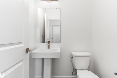 1012 14 Avenue, Edmonton, AB - Indoor Photo Showing Bathroom