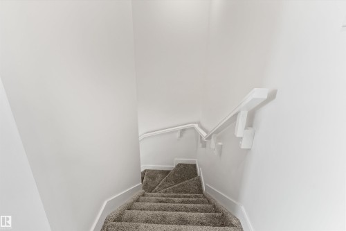 1012 14 Avenue, Edmonton, AB - Indoor Photo Showing Other Room