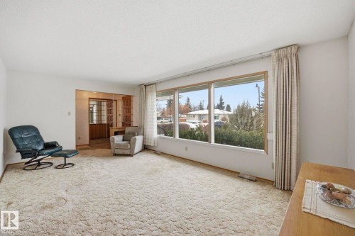 5304 114B Street, Edmonton, AB - Indoor