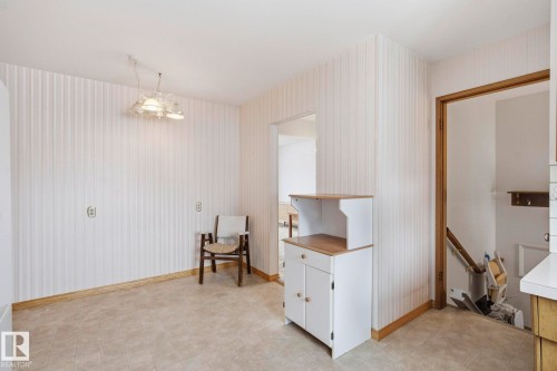 5304 114B Street, Edmonton, AB - Indoor