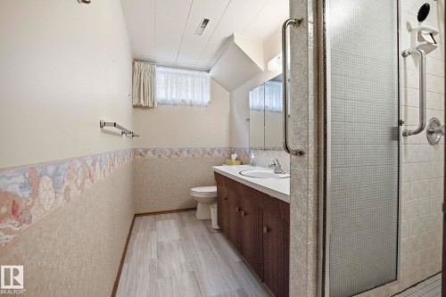 5304 114B Street, Edmonton, AB - Indoor Photo Showing Bathroom