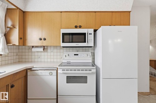 5304 114B Street, Edmonton, AB - Indoor Photo Showing Kitchen