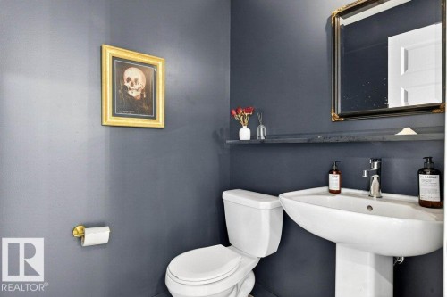 7 9745 92 Street, Edmonton, AB - Indoor Photo Showing Bathroom