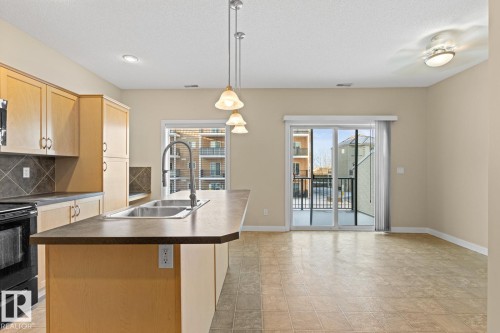 39 13825 155 Avenue, Edmonton, AB - Indoor Photo Showing Kitchen With Double Sink