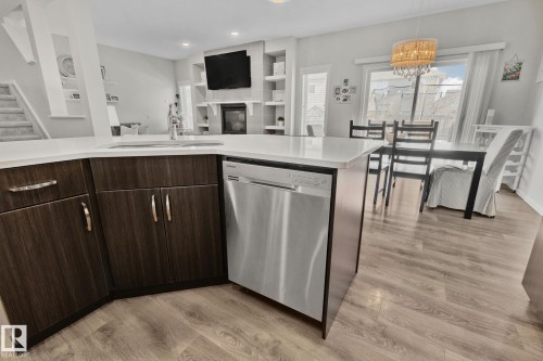2357 Cassidy Way, Edmonton, AB - Indoor Photo Showing Kitchen