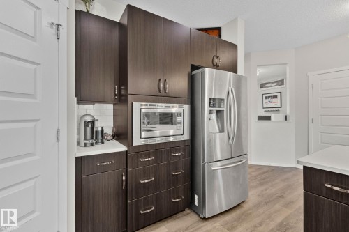 2357 Cassidy Way, Edmonton, AB - Indoor Photo Showing Kitchen