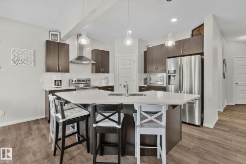 2357 Cassidy Way, Edmonton, AB - Indoor Photo Showing Kitchen With Upgraded Kitchen