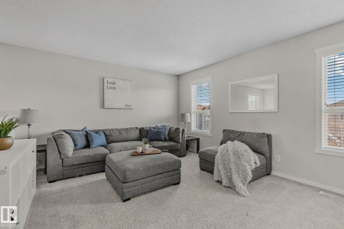 2357 Cassidy Way, Edmonton, AB - Indoor Photo Showing Living Room