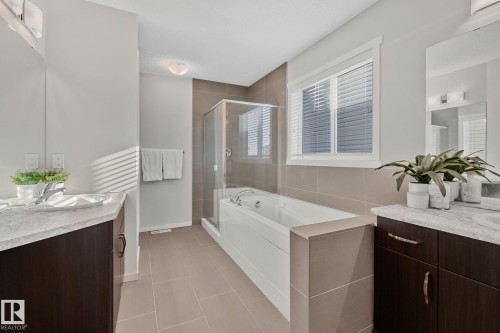 2357 Cassidy Way, Edmonton, AB - Indoor Photo Showing Bathroom