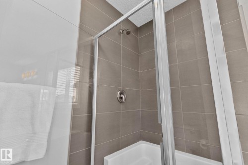 2357 Cassidy Way, Edmonton, AB - Indoor Photo Showing Bathroom
