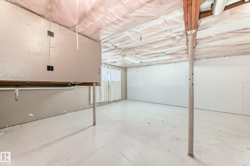View of below grade area - 5308 20 Avenue, Edmonton, AB - Indoor Photo Showing Other Room