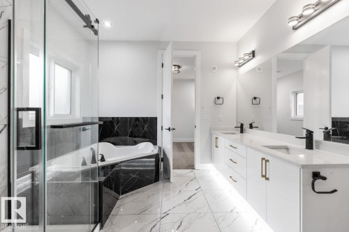 5804 Soleil Boulevard, Beaumont, AB - Indoor Photo Showing Bathroom
