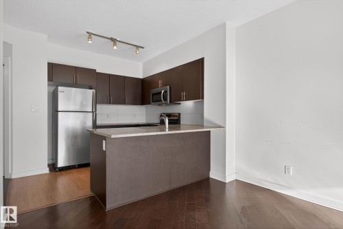 2504 10152 104 Street, Edmonton, AB - Indoor Photo Showing Kitchen