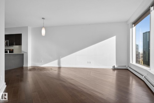 2504 10152 104 Street, Edmonton, AB - Indoor