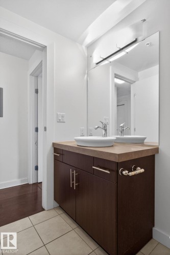 2504 10152 104 Street, Edmonton, AB - Indoor Photo Showing Bathroom