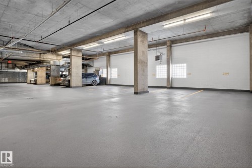 2504 10152 104 Street, Edmonton, AB - Indoor Photo Showing Garage