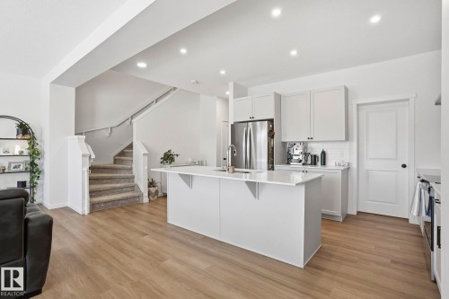 21 Nettle Crescent, St. Albert, AB - Indoor Photo Showing Kitchen With Upgraded Kitchen
