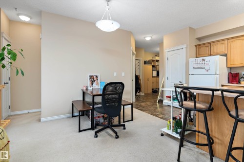 211 16715 100 Avenue, Edmonton, AB - Indoor