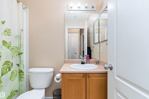 211 16715 100 Avenue, Edmonton, AB - Indoor Photo Showing Bathroom