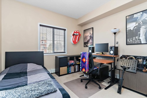 211 16715 100 Avenue, Edmonton, AB - Indoor Photo Showing Bedroom
