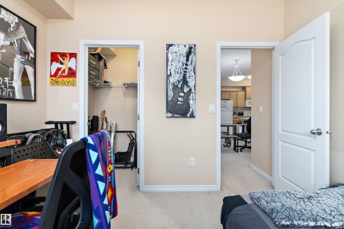 211 16715 100 Avenue, Edmonton, AB - Indoor