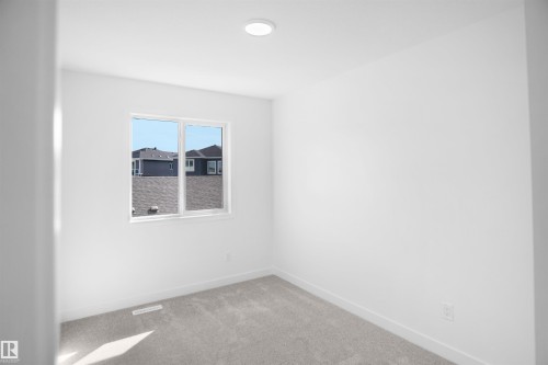 19443 22 Avenue, Edmonton, AB - Indoor Photo Showing Other Room