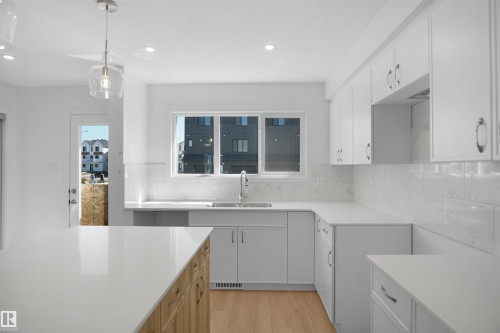 19445 22 Avenue, Edmonton, AB - Indoor Photo Showing Kitchen