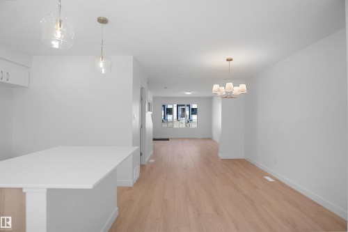 19445 22 Avenue, Edmonton, AB - Indoor Photo Showing Kitchen With Upgraded Kitchen