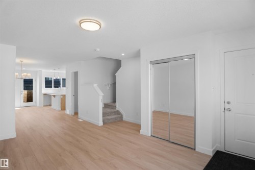 19445 22 Avenue, Edmonton, AB - Indoor Photo Showing Other Room