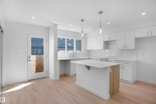 19445 22 Avenue, Edmonton, AB - Indoor Photo Showing Other Room