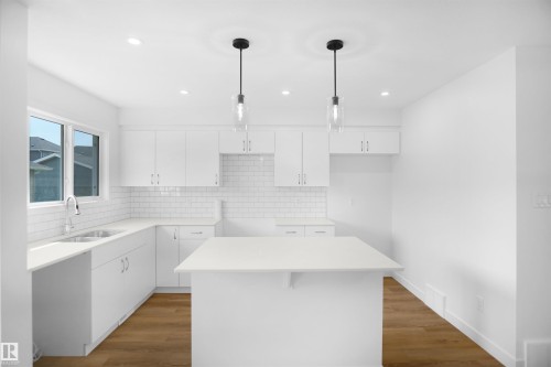 19447 22 Avenue, Edmonton, AB - Indoor Photo Showing Kitchen With Upgraded Kitchen