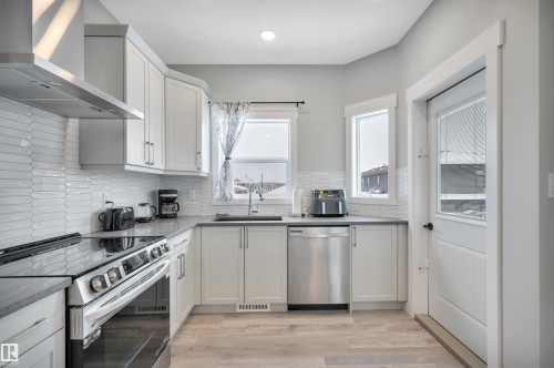 34 150 Everitt Dr, St. Albert, AB - Indoor Photo Showing Kitchen With Upgraded Kitchen