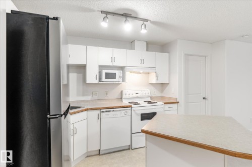 218 16221 95 Street, Edmonton, AB - Indoor Photo Showing Kitchen